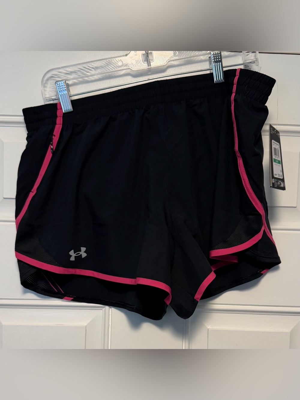 Under Armour women’s large running shorts- nwt